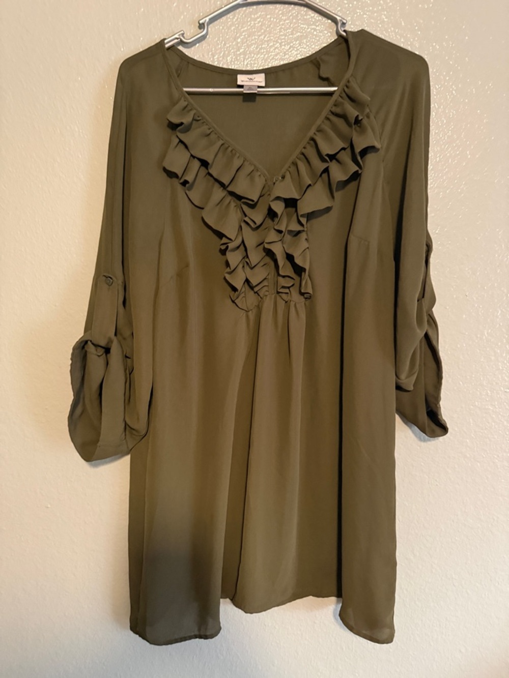 Worthington Xl women’s ruffled v-neck olive green blouse